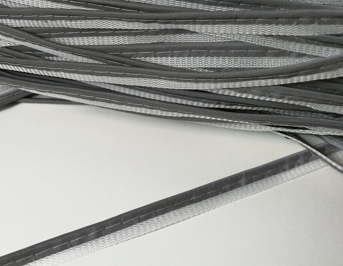 Heijastava terenauha